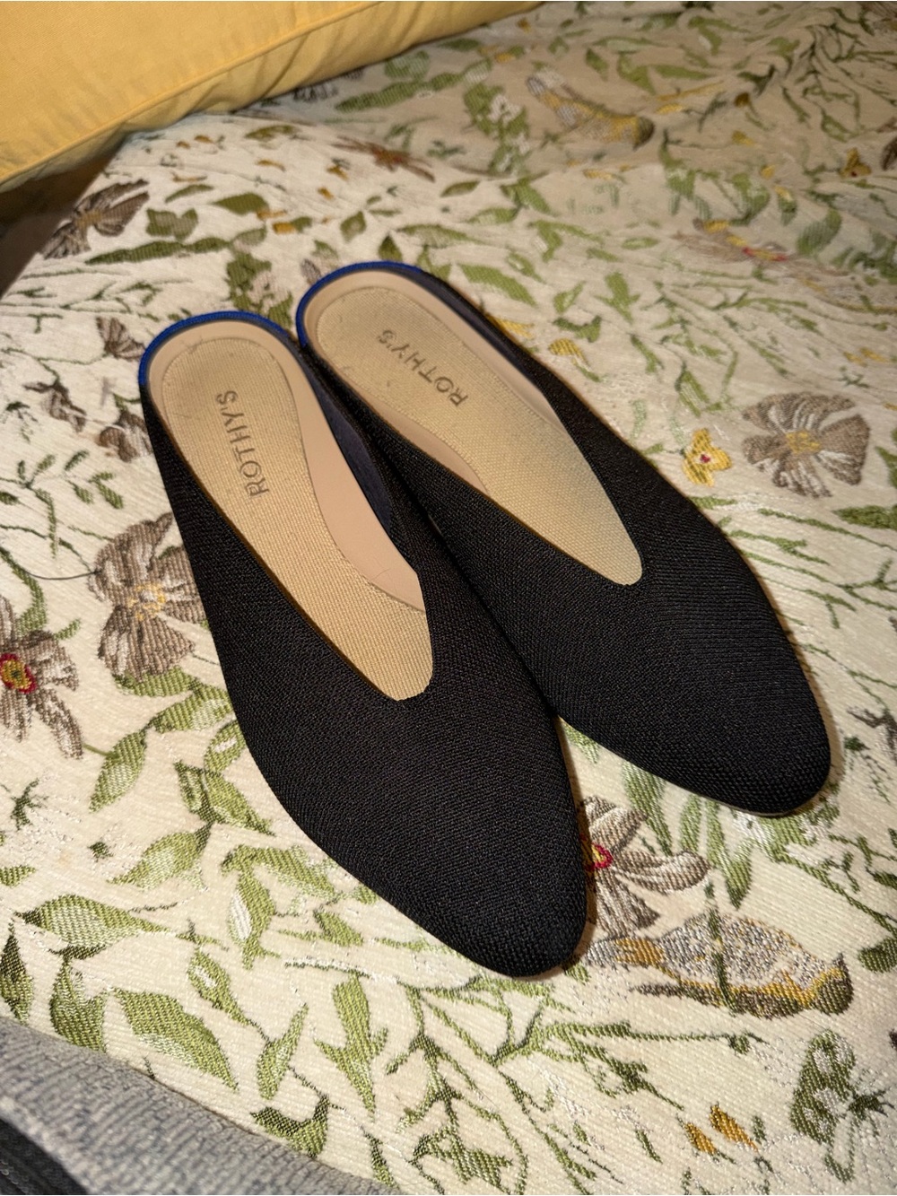 ROTHYS BLACK POINTED MULE